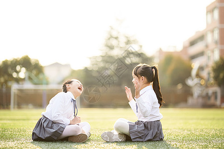 儿童节小学生操场活动高清图片