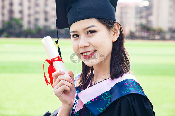 大学女生毕业       图片