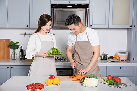 丈夫和妻子做饭背景图片