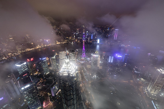 上海陆家嘴平流雾图片