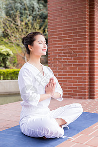 夏日美女女性瑜伽冥想背景