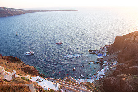 希腊圣托里尼岛最美的悬崖夕阳俯瞰图片
