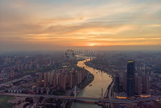 黄昏蜿蜒的汉江江景桥梁天际线图片