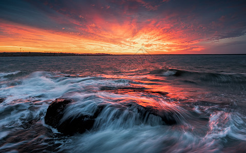 海岸风光红色日出高清图片