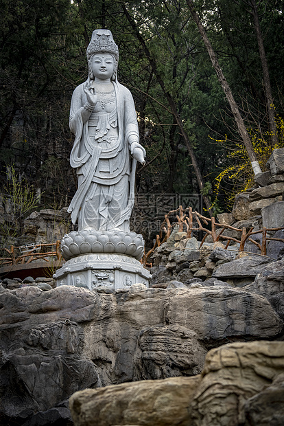 北京八大处的观音石像图片