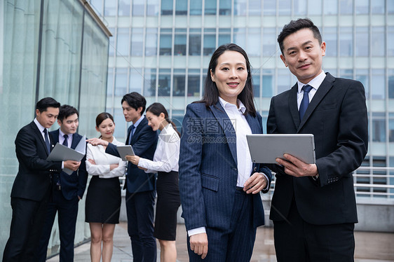 商务男女办公图片