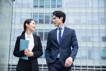 商务男女聊天会谈图片