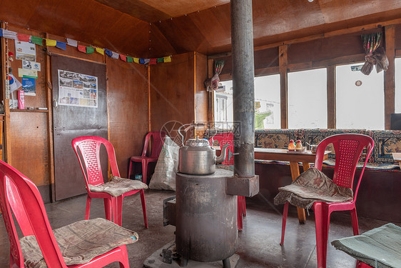 尼泊尔家用烤火炉图片