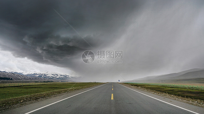 新疆暴风雨图片