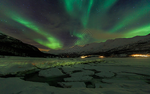 特罗姆瑟美丽的北欧冬季北极光背景