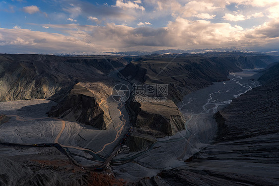 新疆安集海大峡谷图片