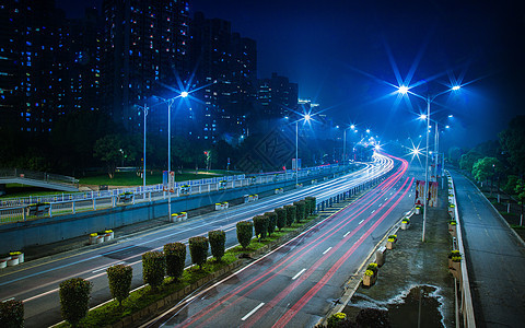 南昌道路夜景·图片