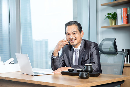 高清图片商务男士办公室喝茶高清图片中老年男人喝茶高清图片商务女性