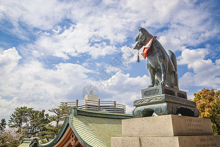 日本京都伏见稻荷大社春季图片