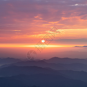 桂林水墨日出日落背景