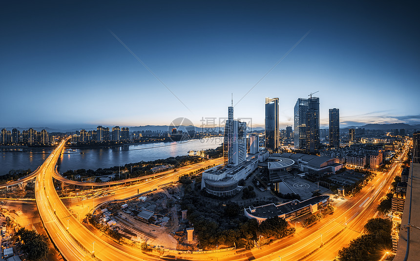 夜景繁华建筑群图片