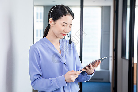 商务女性客服带耳麦高清图片素材