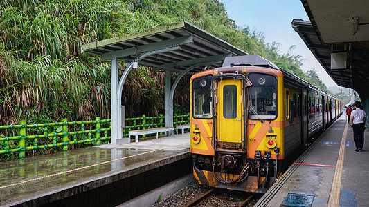 台湾平溪山地小火车图片