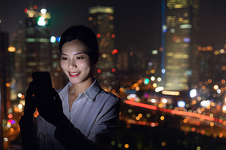 女性夜景人像图片