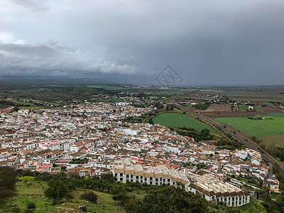 西班牙阿尔莫多瓦·德尔里奥城堡图片