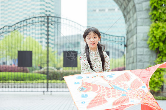 儿童节小女孩放风筝图片