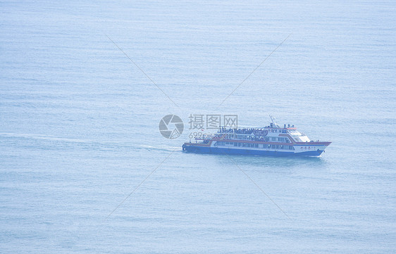 大海海面游艇图片