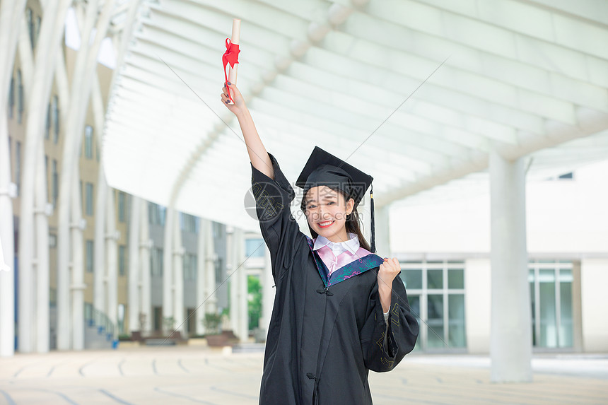 大学毕业生美女图片