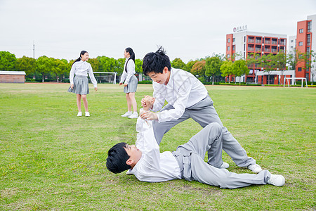 小学生打架背景图片