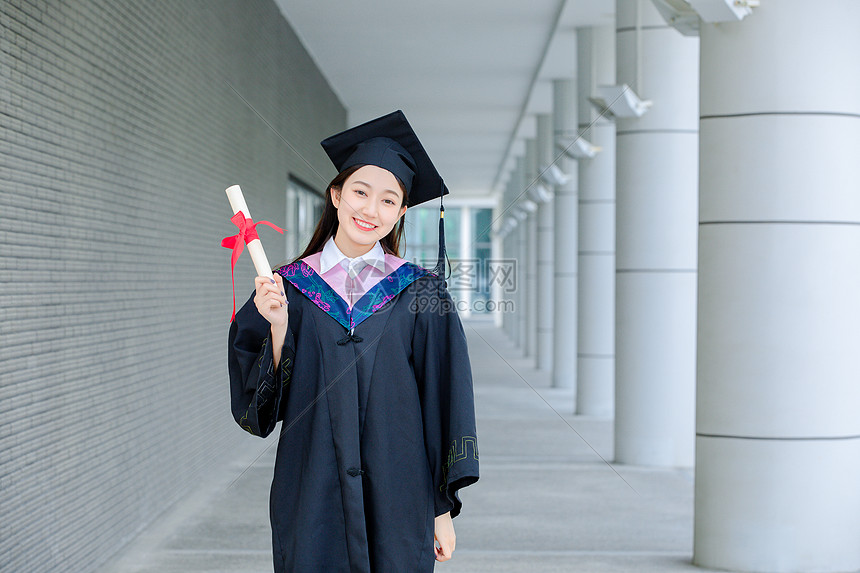 大学毕业生美女图片