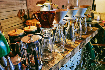 咖啡厅装饰越南特色咖啡厅的滴漏咖啡器皿背景