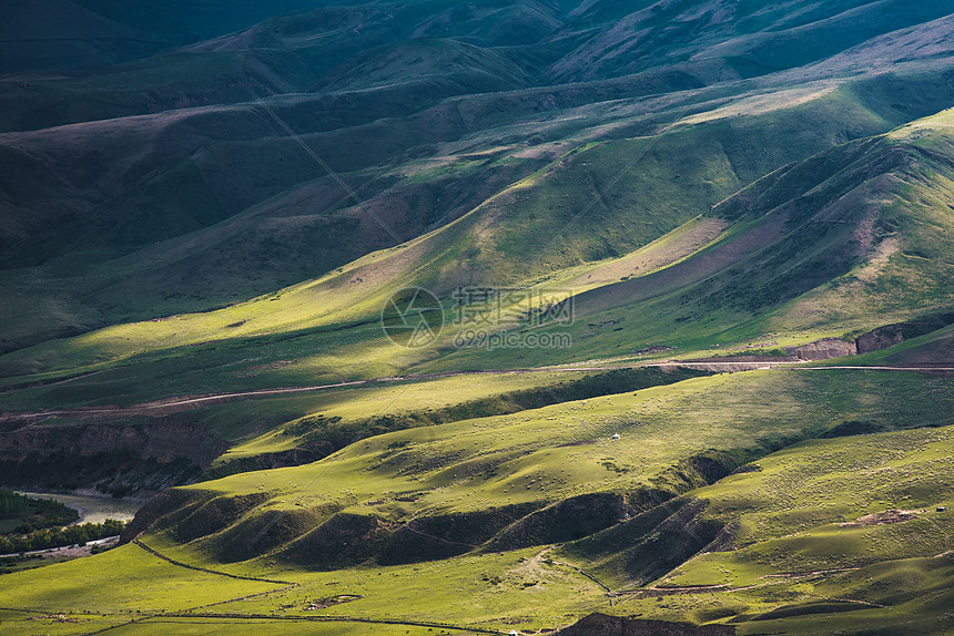 新疆天山牧场草原草场牧区牧业线条素材背景图片