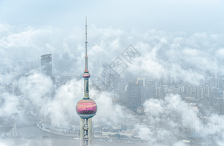 云雾中的城市云雾中的上海背景