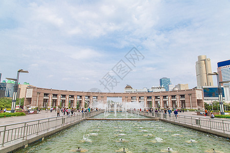 济南地标建筑济南科技馆前喷泉背景