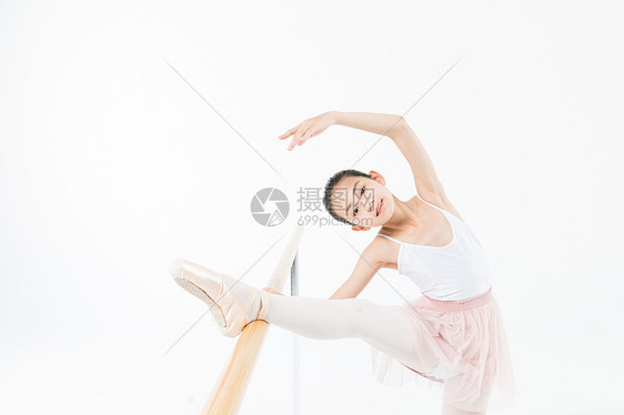 小女孩专业练舞图片