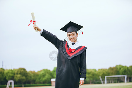 小学毕业生手举证书 图片