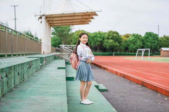 小学生形象图片