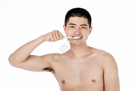 男性刷牙背景图片