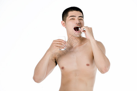 男性刷牙背景图片