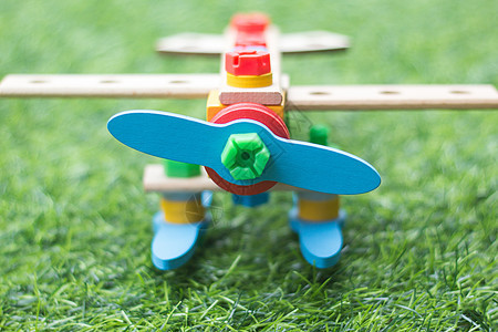 儿童节可爱的小飞机玩具图片