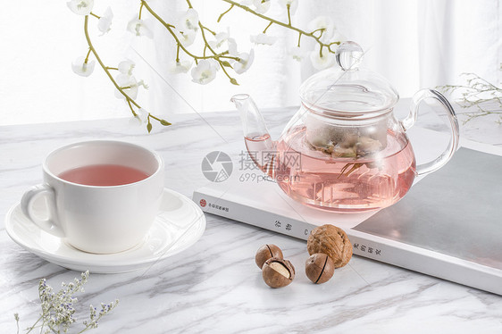 玫瑰花茶与茶壶图片
