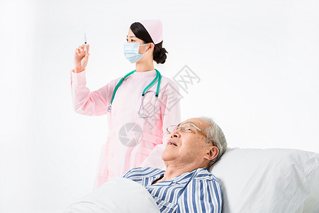 护士为住院病人测量体温图片