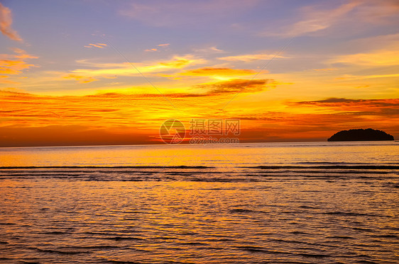 夕阳下的南中国海图片