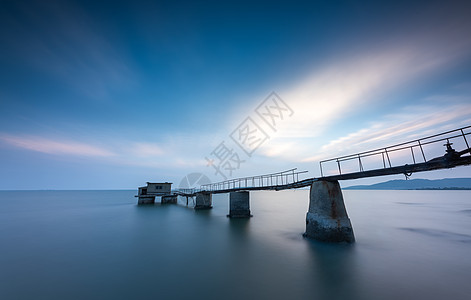 海岸风光海边海滩桥高清图片