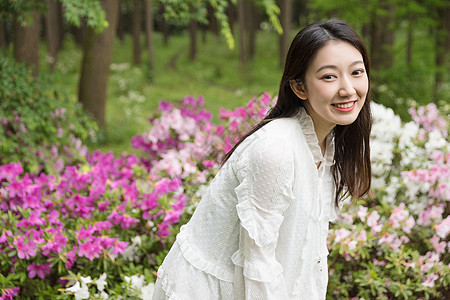 女装店青春美女郊游背景