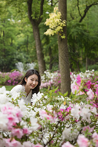 青春美女郊游图片