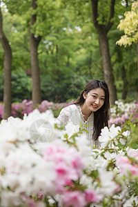 青春美女郊游图片