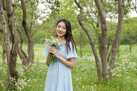 戴花女人森系美女郊游背景