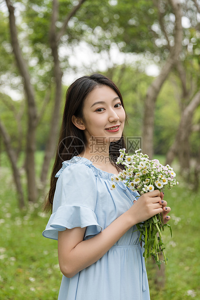 森系美女郊游图片