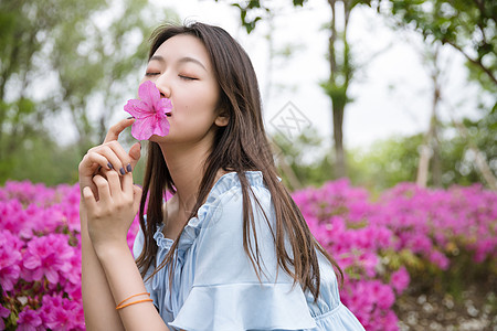 粉色清新气泡森系美女背景