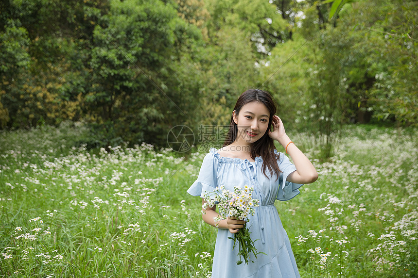 森系美女郊游图片